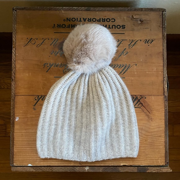 RH Cashmere Pom Beanie - Picture 1 of 5